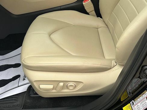 Certified 2024 Toyota Highlander XLE AWD/4WD image 14
