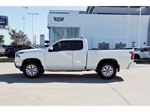 Certified 2024 Nissan Frontier SV w/ SV Convenience Package image 3