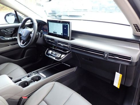 New 2026 Lincoln Corsair Premiere image 12