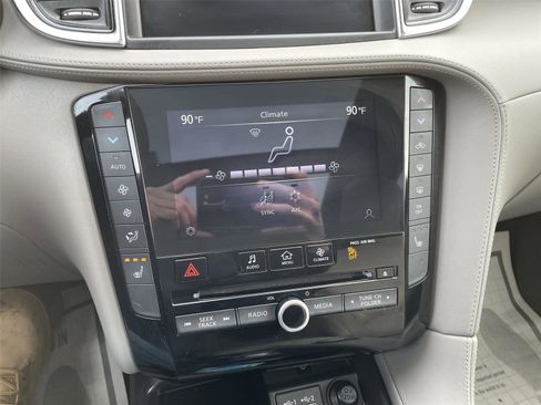 Used 2023 INFINITI QX50 Luxe image 19