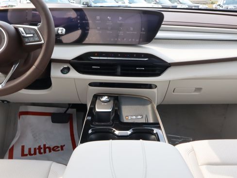 New 2026 Buick Enclave Avenir w/ Super Cruise Package AWD/4WD image 12