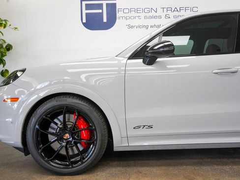 Used 2025 Porsche Cayenne GTS AWD/4WD image 10