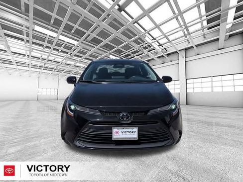 Used 2024 Toyota Corolla LE image 6