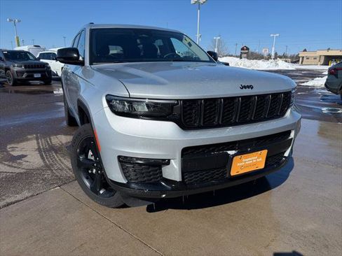 Certified 2023 Jeep Grand Cherokee L Limited w/ Black Appearance Package AWD/4WD image 1