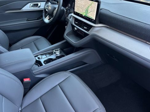 New 2026 Ford Explorer Active w/ Active Comfort Package RWD image 16