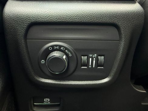 Used 2024 Jeep Grand Cherokee Altitude image 20