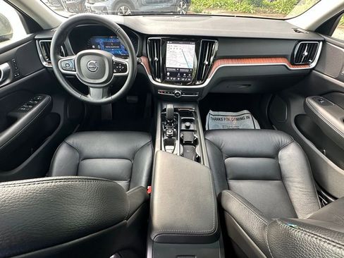 Used 2025 Volvo V60 B5 Cross Country Plus AWD/4WD image 17