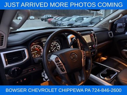 Used 2017 Nissan Titan SL image 2
