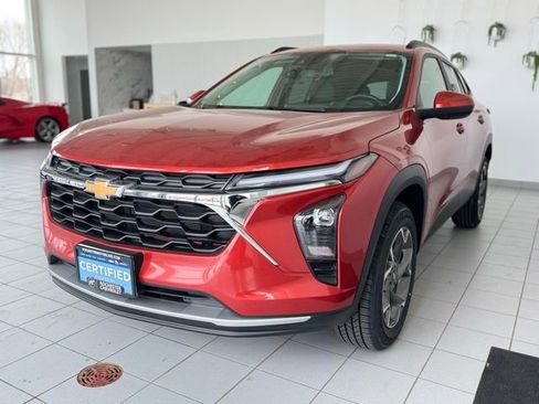 Used 2024 Chevrolet Trax LT w/ Driver Confidence Package image 25