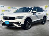 Used 2022 Volkswagen Tiguan SE w/ Panoramic Sunroof Package image 3