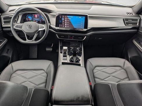 Used 2024 Volkswagen Atlas Cross Sport SE image 16