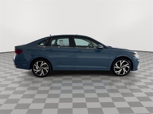 Used 2025 Volkswagen Jetta SEL image 13