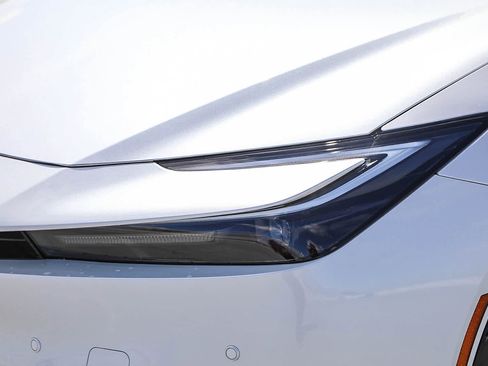 New 2026 Toyota Prius Plug-In Hybrid image 8