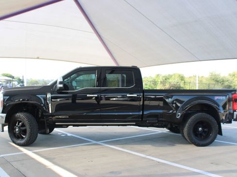 Used 2023 Ford F350 Lariat w/ Lariat Ultimate Package AWD/4WD image 2