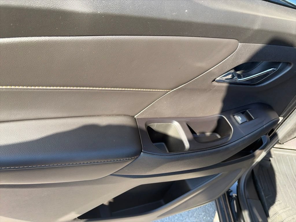 Used 2019 Chevrolet Traverse LT FWD image 12