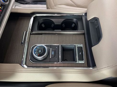 Used 2024 Ford Expedition Max Limited image 31