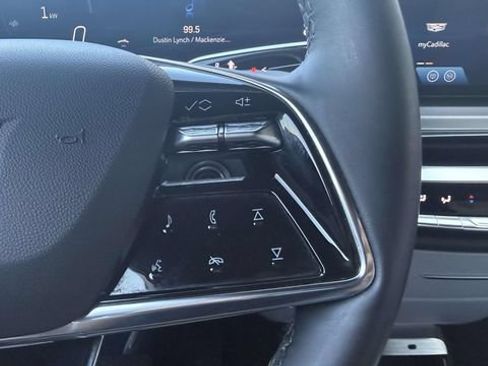 Certified 2024 Cadillac Lyriq Luxury AWD/4WD image 39