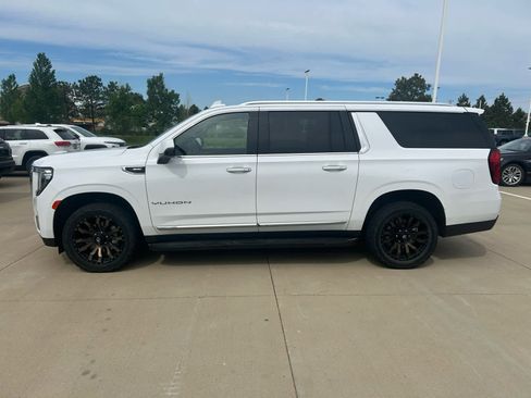 Used 2023 GMC Yukon XL SLT w/ SLT Premium Package AWD/4WD image 1
