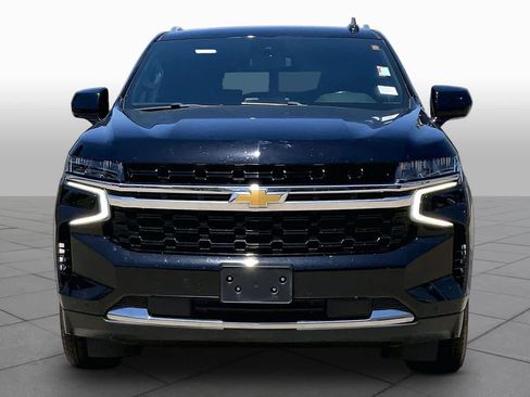 Used 2023 Chevrolet Suburban LS RWD image 4