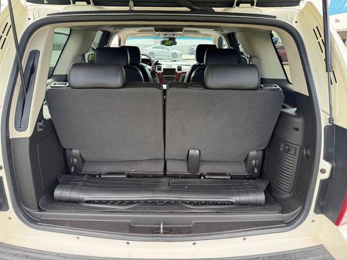 Used 2007 Cadillac Escalade AWD w/ Information Package image 19