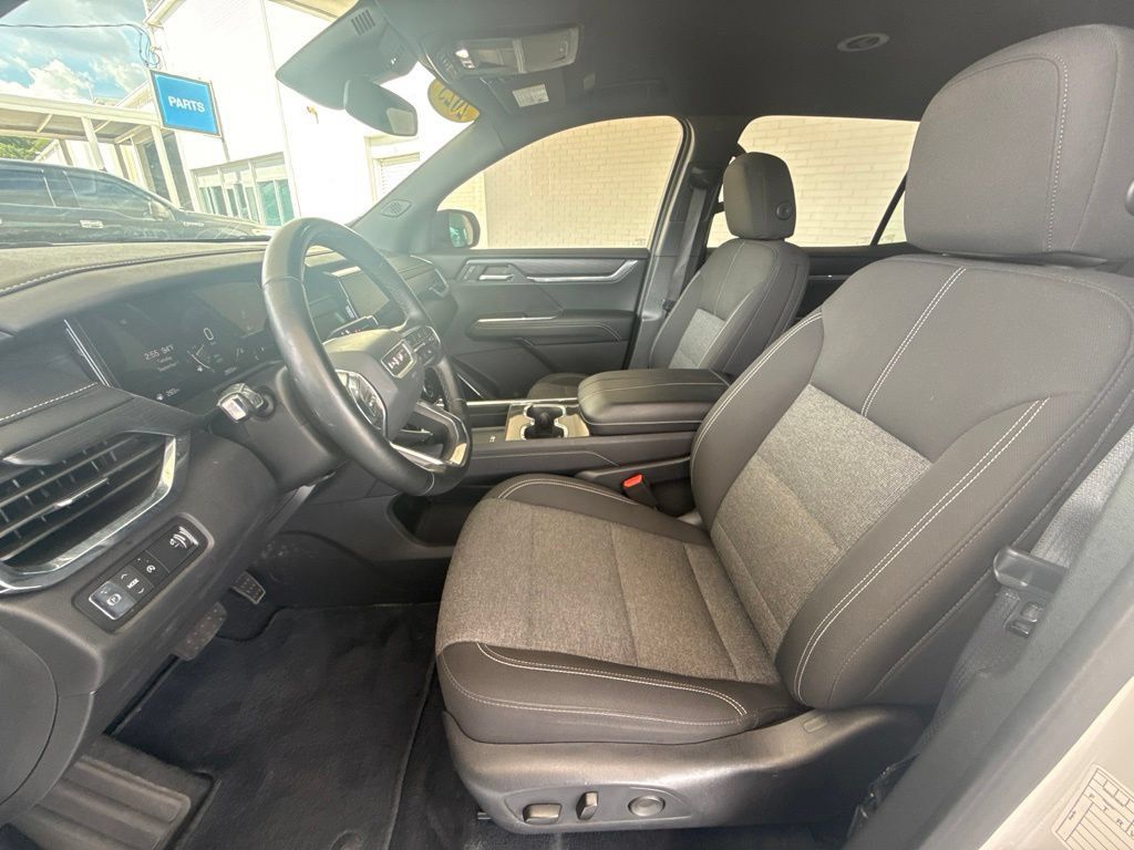 Used 2025 GMC Acadia Elevation FWD image 30