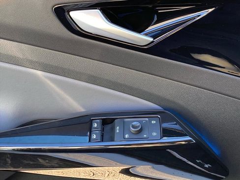 Certified 2022 Volkswagen ID.4 Pro image 17