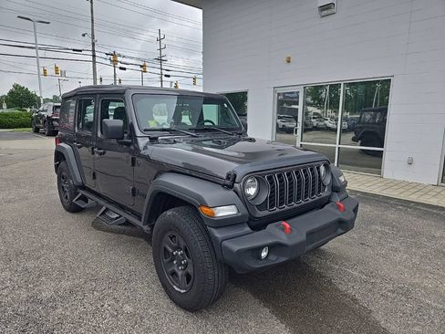 Used 2025 Jeep Wrangler Unlimited Sport AWD/4WD image 4