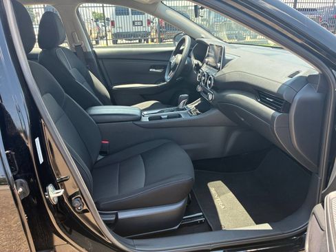 Used 2025 Nissan Sentra SV FWD image 29