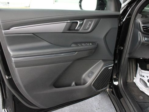 Used 2026 Buick Enclave Sport Touring AWD/4WD image 11
