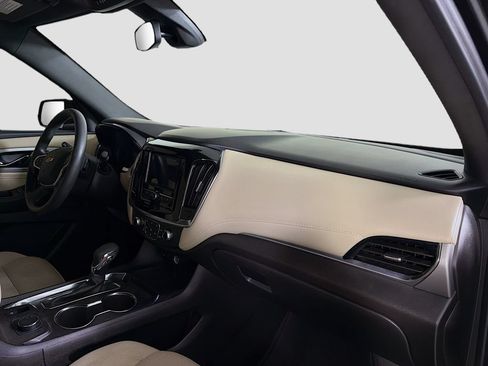 Used 2022 Chevrolet Traverse LS FWD image 33