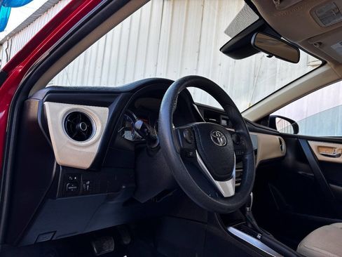 Used 2019 Toyota Corolla LE image 17