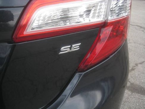 Used 2012 Toyota Camry SE FWD image 11
