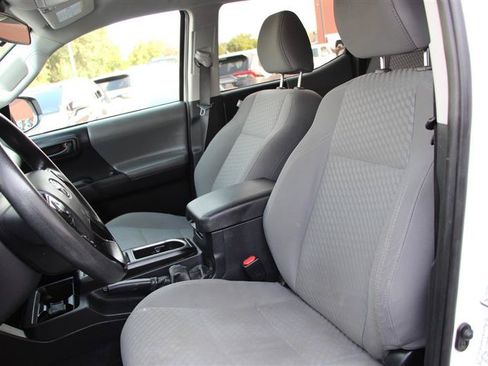 Used 2021 Toyota Tacoma SR AWD/4WD image 9