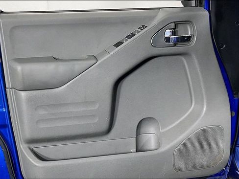 Used 2015 Nissan Frontier SV image 24