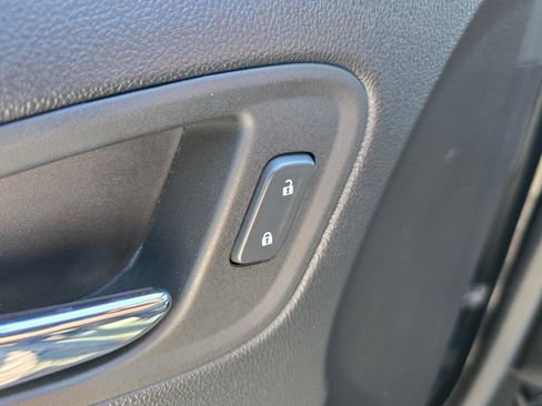 Used 2022 Chevrolet Colorado ZR2 AWD/4WD image 34