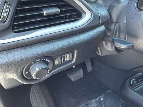 New 2027 Chrysler Pacifica LX FWD image 22