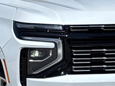 New 2026 Chevrolet Suburban High Country RWD image 18