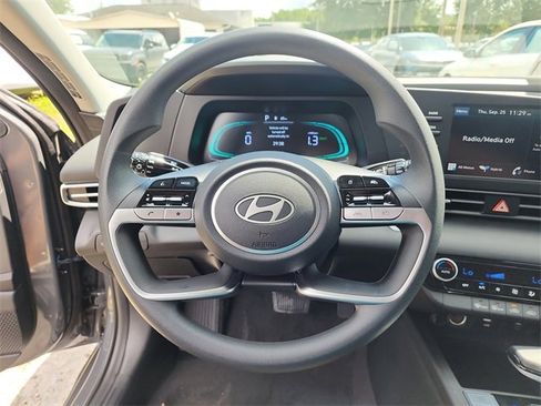 New 2025 Hyundai Elantra Blue image 25