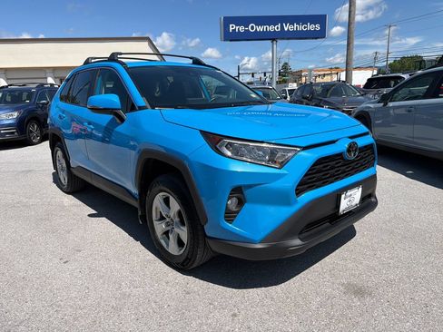 Used 2021 Toyota RAV4 XLE w/ Convenience Package AWD/4WD image 3