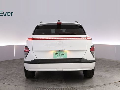 Used 2025 Hyundai Kona SEL FWD image 15
