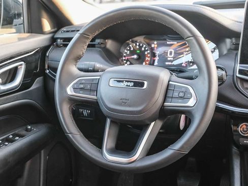 Used 2025 Jeep Compass Latitude w/ Altitude Special Edition AWD/4WD image 17