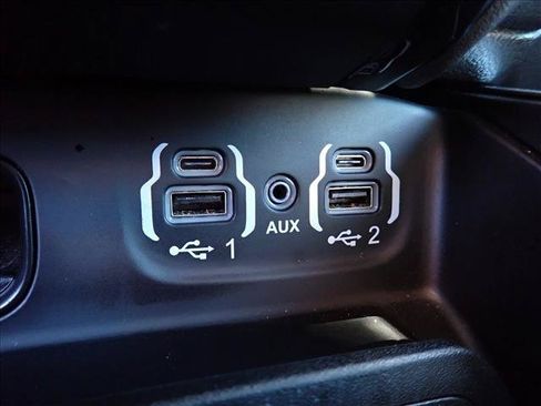 Used 2023 RAM 1500 Laramie AWD/4WD image 22