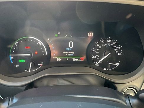 Used 2025 Toyota Sienna XLE image 27