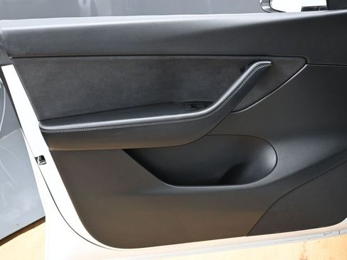 Used 2022 Tesla Model Y Performance AWD/4WD image 44