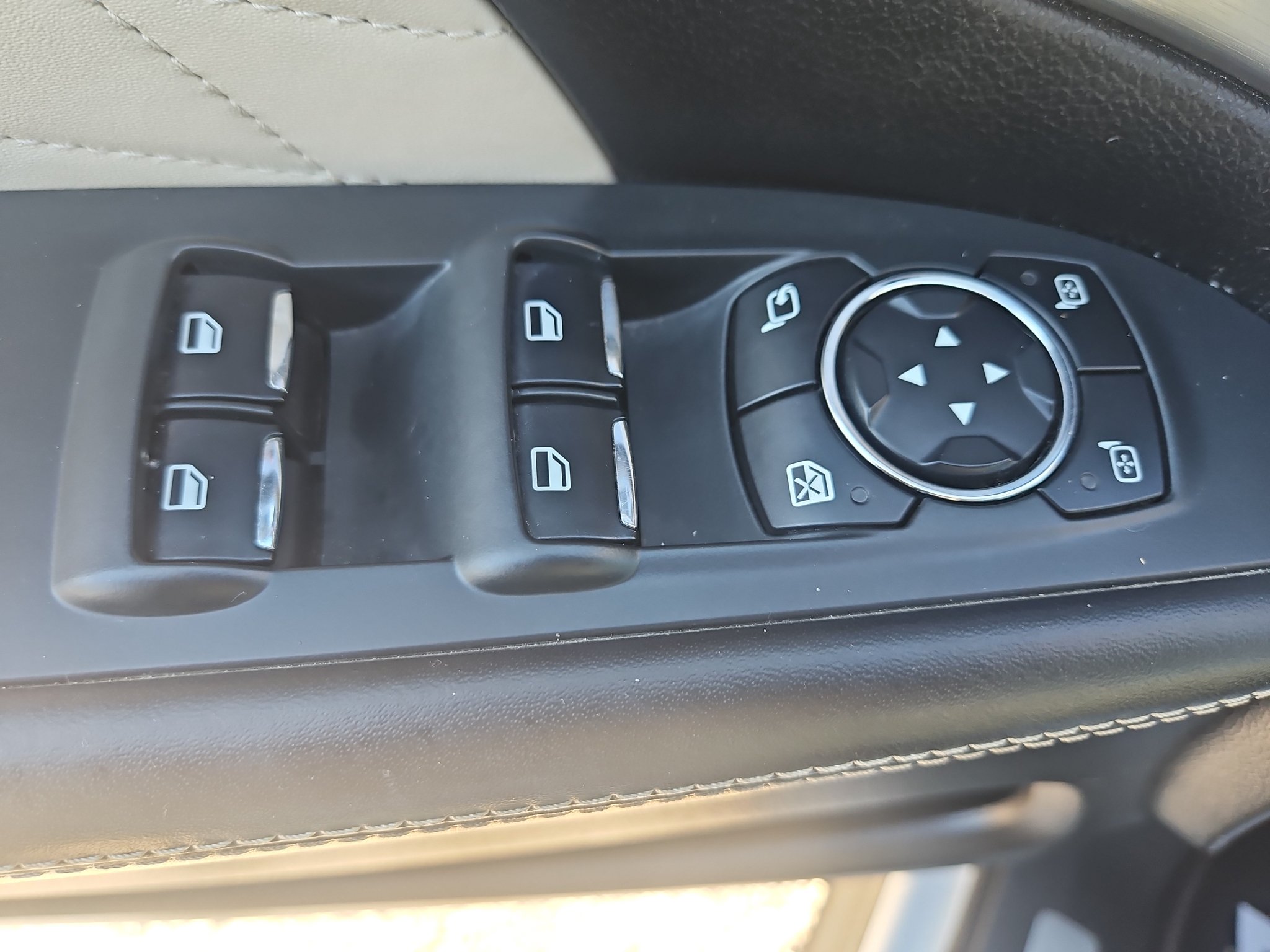 Used 2017 Ford Explorer Platinum AWD/4WD image 11