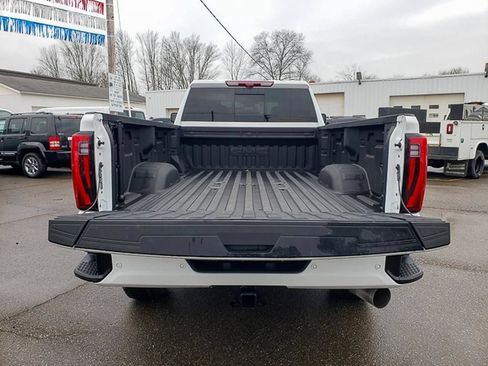 Used 2025 GMC Sierra 3500 Denali w/ Denali Reserve Package AWD/4WD image 38
