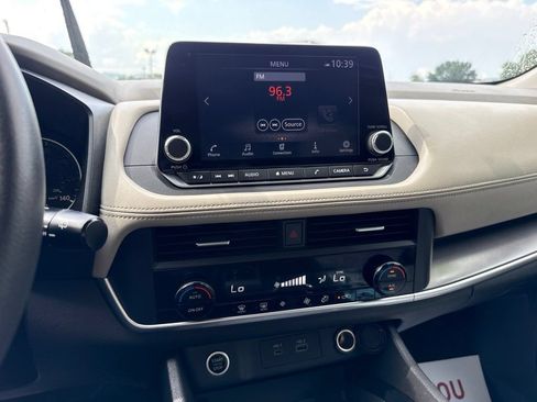 Used 2023 Nissan Rogue SV FWD image 22
