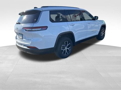 Used 2023 Jeep Grand Cherokee L Limited w/ Trailer Tow Group (B) image 11