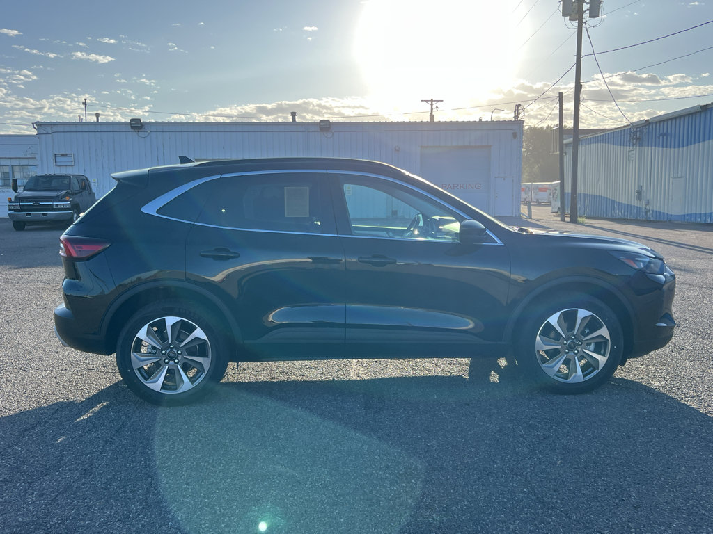 Used 2024 Ford Escape Platinum AWD/4WD image 18