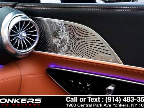 Used 2022 Mercedes-Benz SL 55 AMG 4MATIC w/ Driver Assistance Package image 43